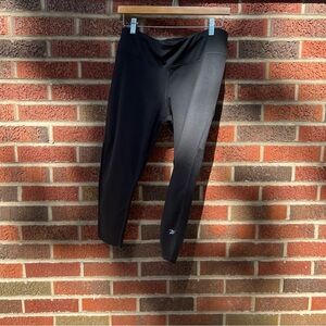 Reebok Black Mid Rise Cropped Capri Athletic Leggings